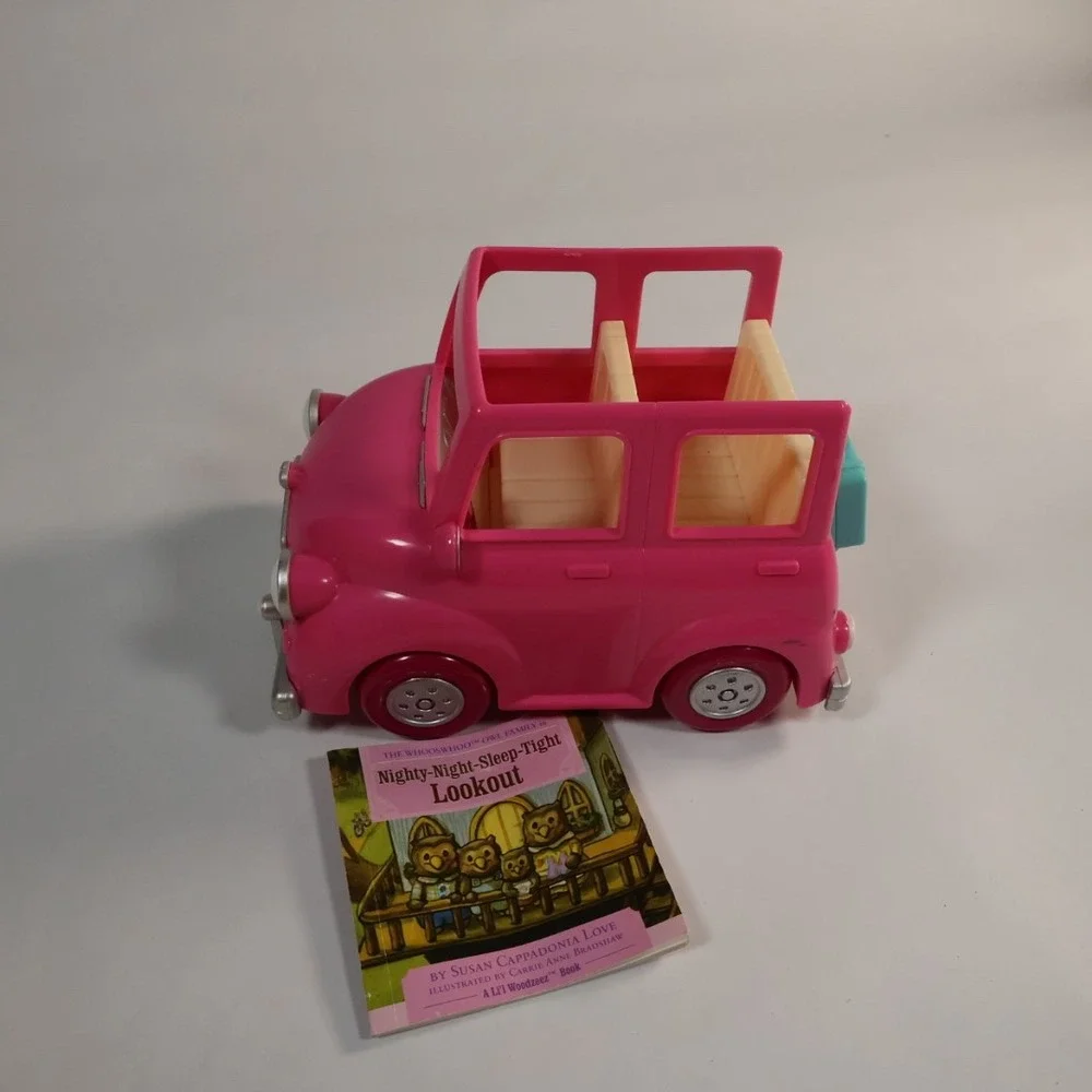 Li'l Woodzeez Battat Pink Happy Camper Cruiser Car Toy with‎ Storybook Accessory